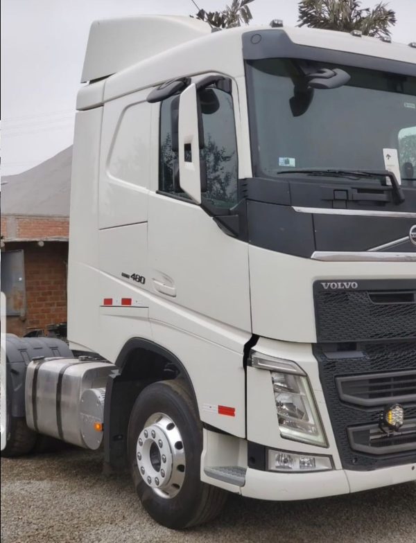 REMOLCADOR FH480 AÑO 2017 PRECIO $ 69,000.00 DOLARES - Image 3