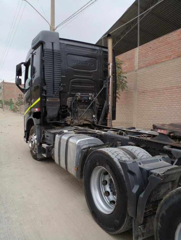 REMOLCADOR FH480 AÑO 2017 PRECIO $ 66,000.00 DOLARES - Image 5