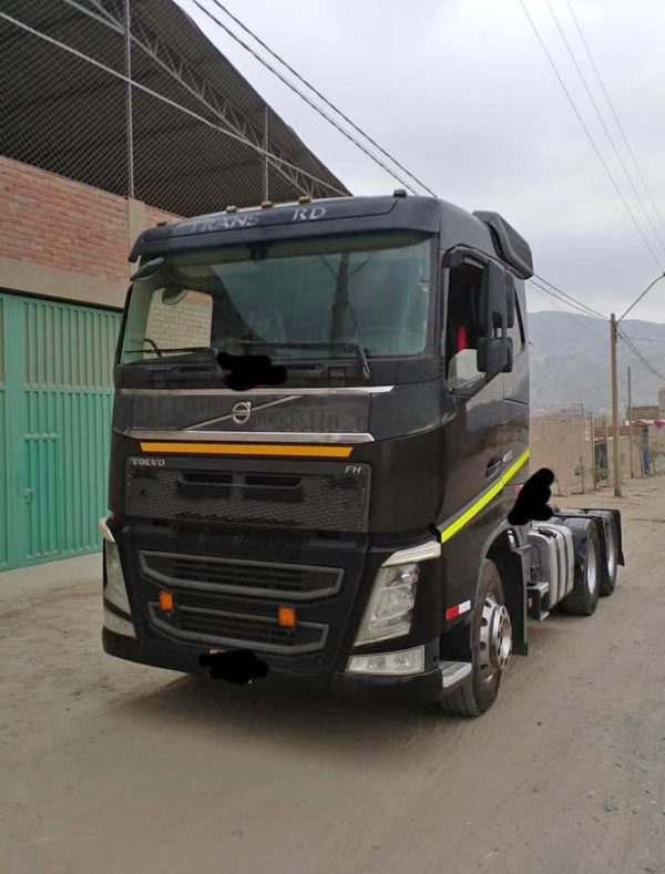 REMOLCADOR FH480 AÑO 2017 PRECIO $ 66,000.00 DOLARES