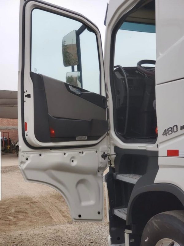 REMOLCADOR FH480 AÑO 2017 PRECIO $ 69,000.00 DOLARES - Image 7