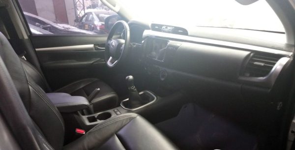 TOYOTA MODELO HILUX SRV AÑO 2017 PRECIO S/.78,000.00 - Image 9