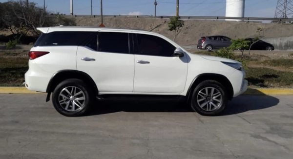 TOYOTA MODELO FORTUNER 4X4 AÑO 2018 PRECIO S/.100,000.00 - Image 6